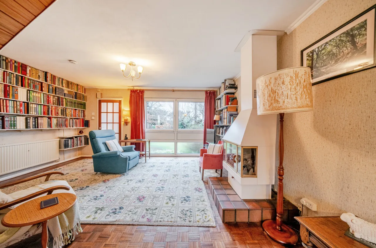 Commonfields, West End, Woking, Surrey, GU24 9HZ, photo 15