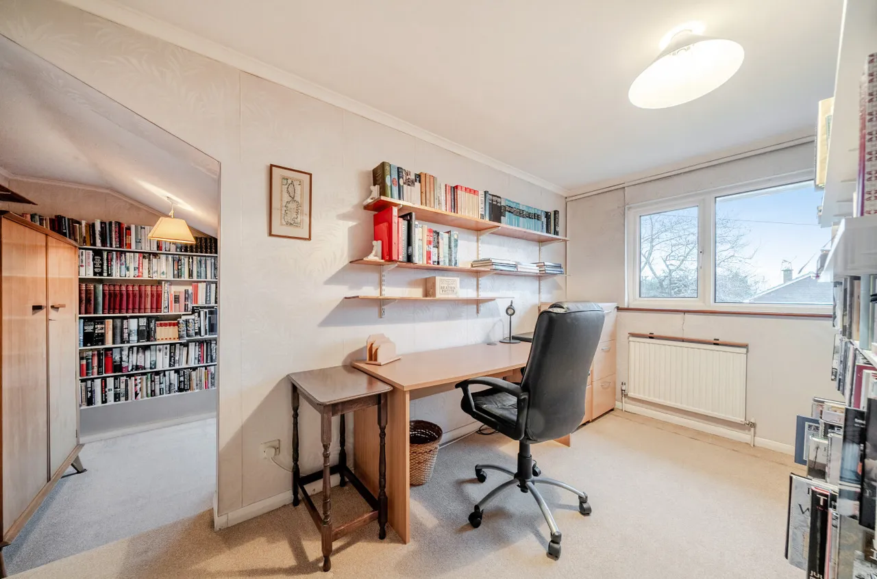 Commonfields, West End, Woking, Surrey, GU24 9HZ, photo 7