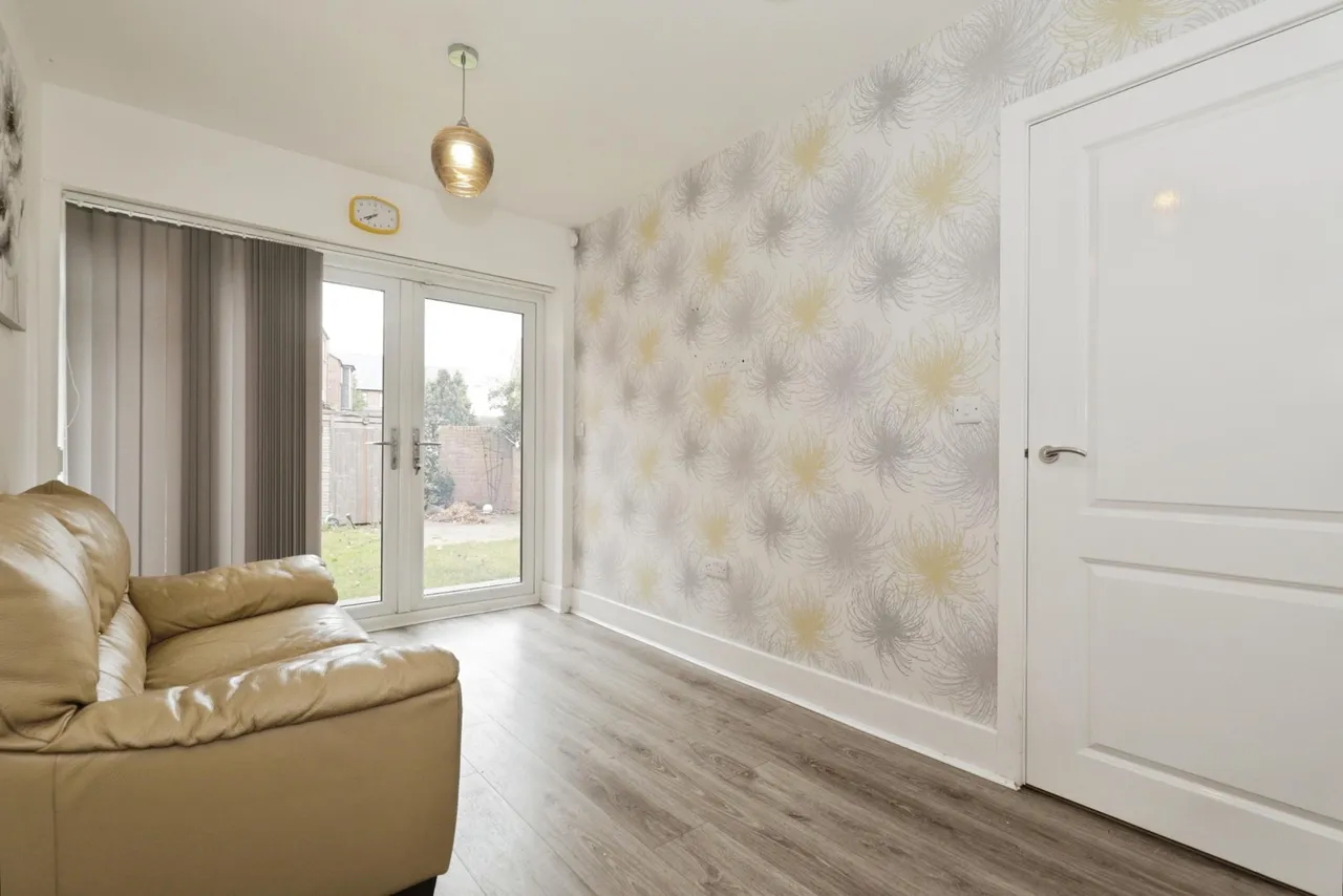 Warren House Road, Castleford, WF10, photo 9