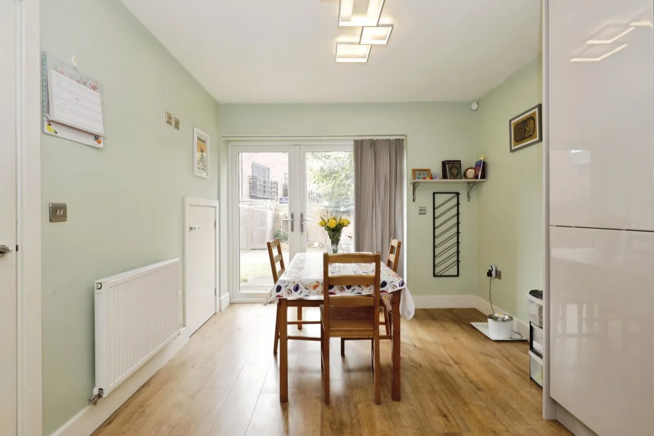 Warren House Road, Castleford, WF10, photo 8