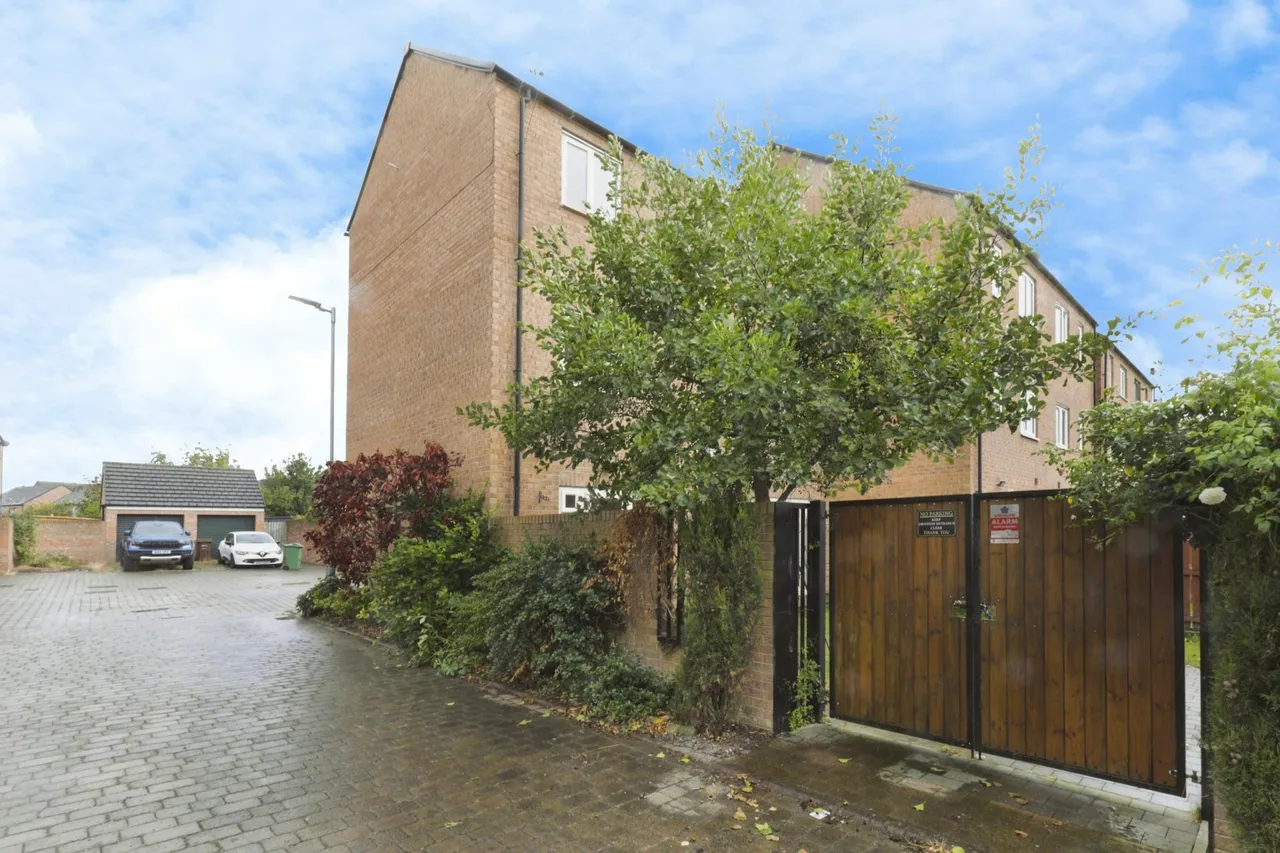 Warren House Road, Castleford, WF10, photo 28