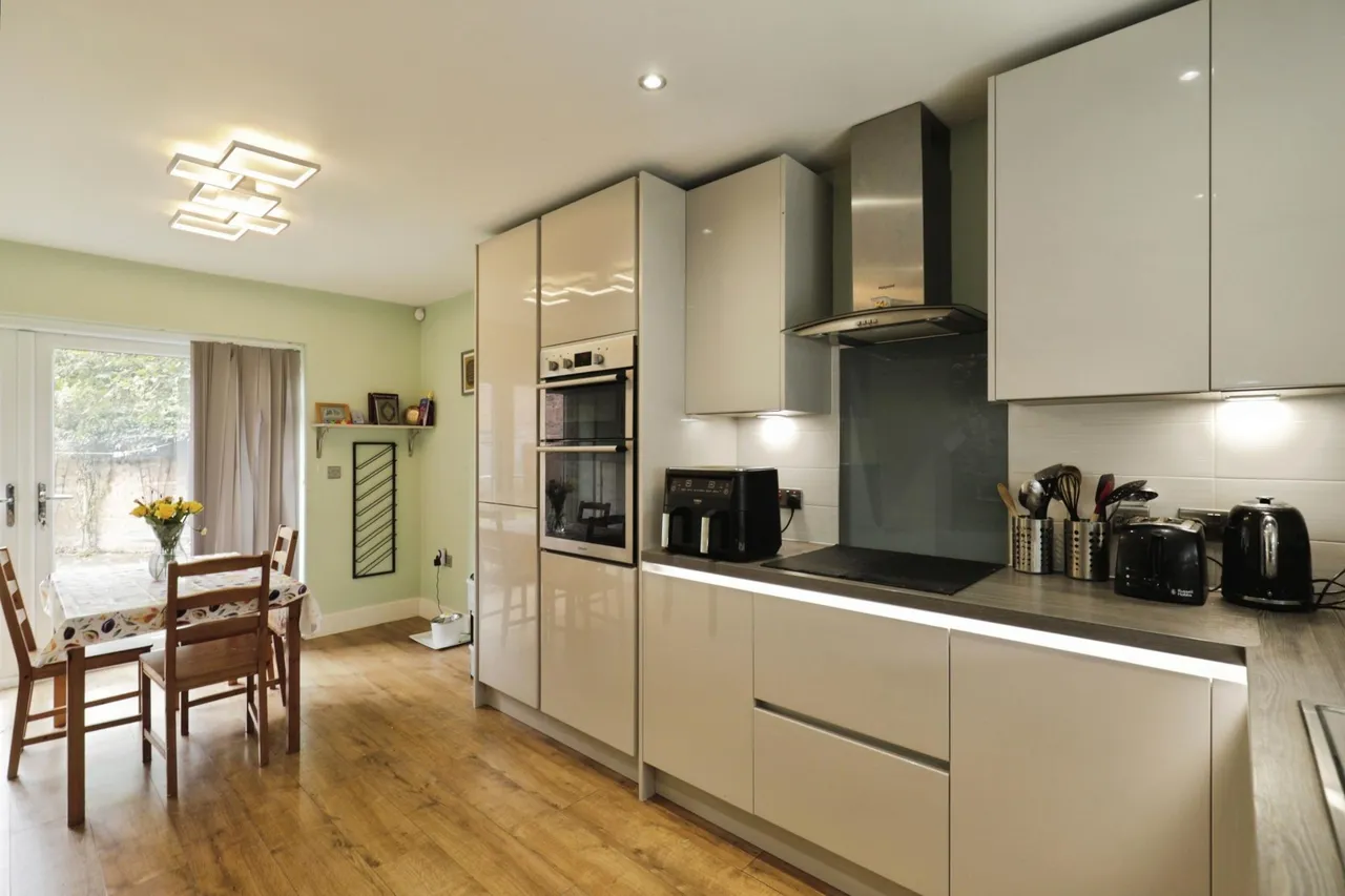 Warren House Road, Castleford, WF10, photo 4