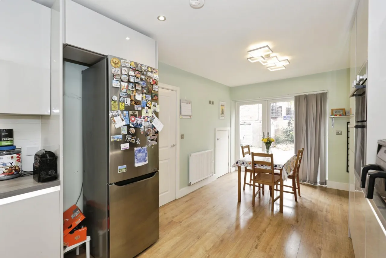 Warren House Road, Castleford, WF10, photo 6