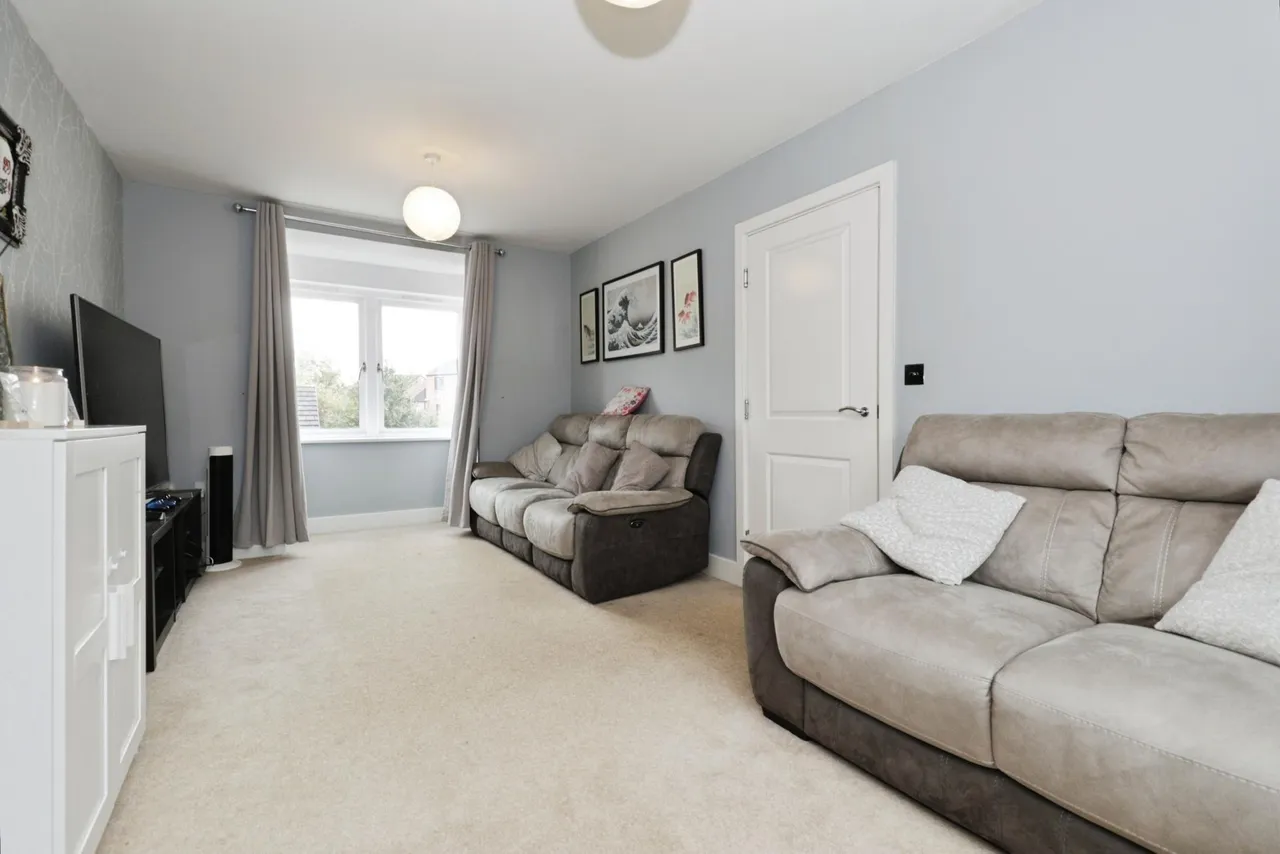 Warren House Road, Castleford, WF10, photo 15