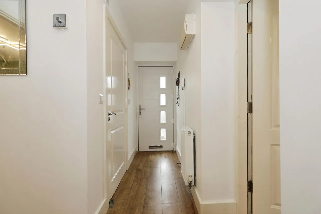 Warren House Road, Castleford, WF10, photo 7