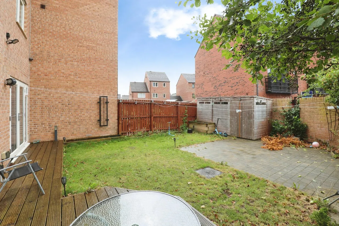 Warren House Road, Castleford, WF10, photo 26