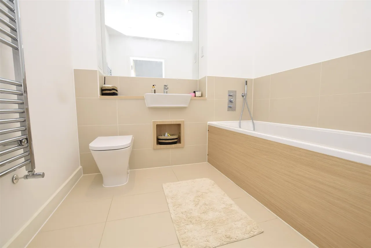 Freesia Lodge, 1a St. Clements Avenue, RM3 0FH, photo 8