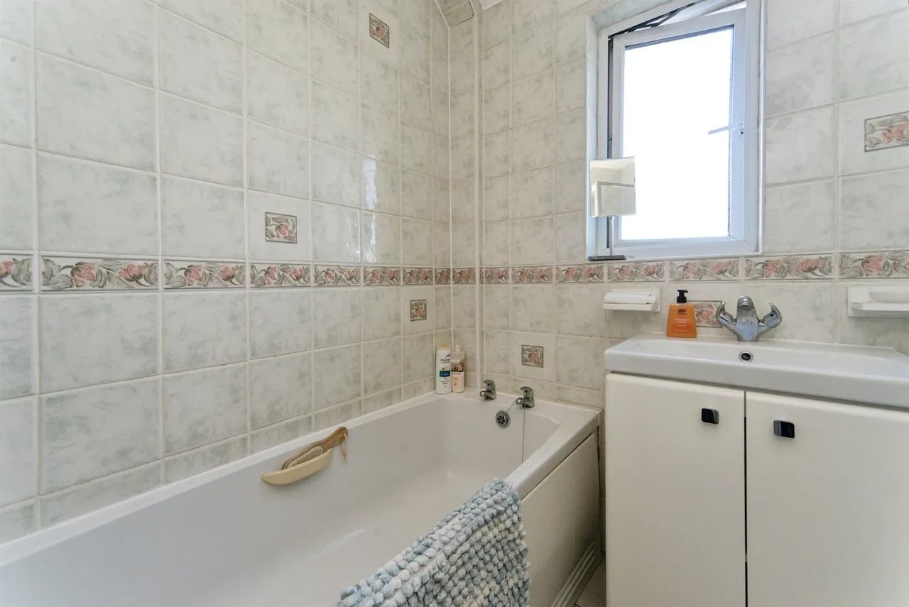 Seaside, Eastbourne, BN22, photo 14