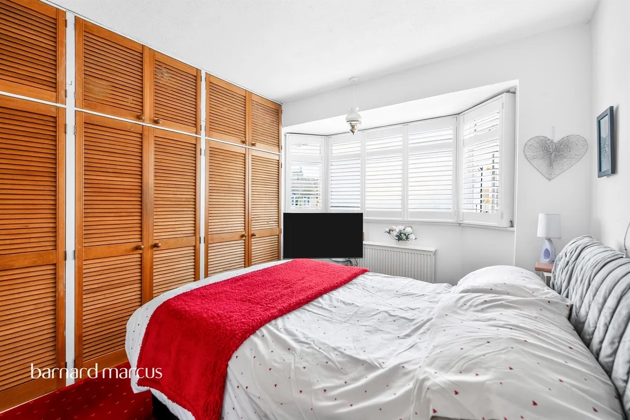 Wimborne Avenue, Redhill, photo 11