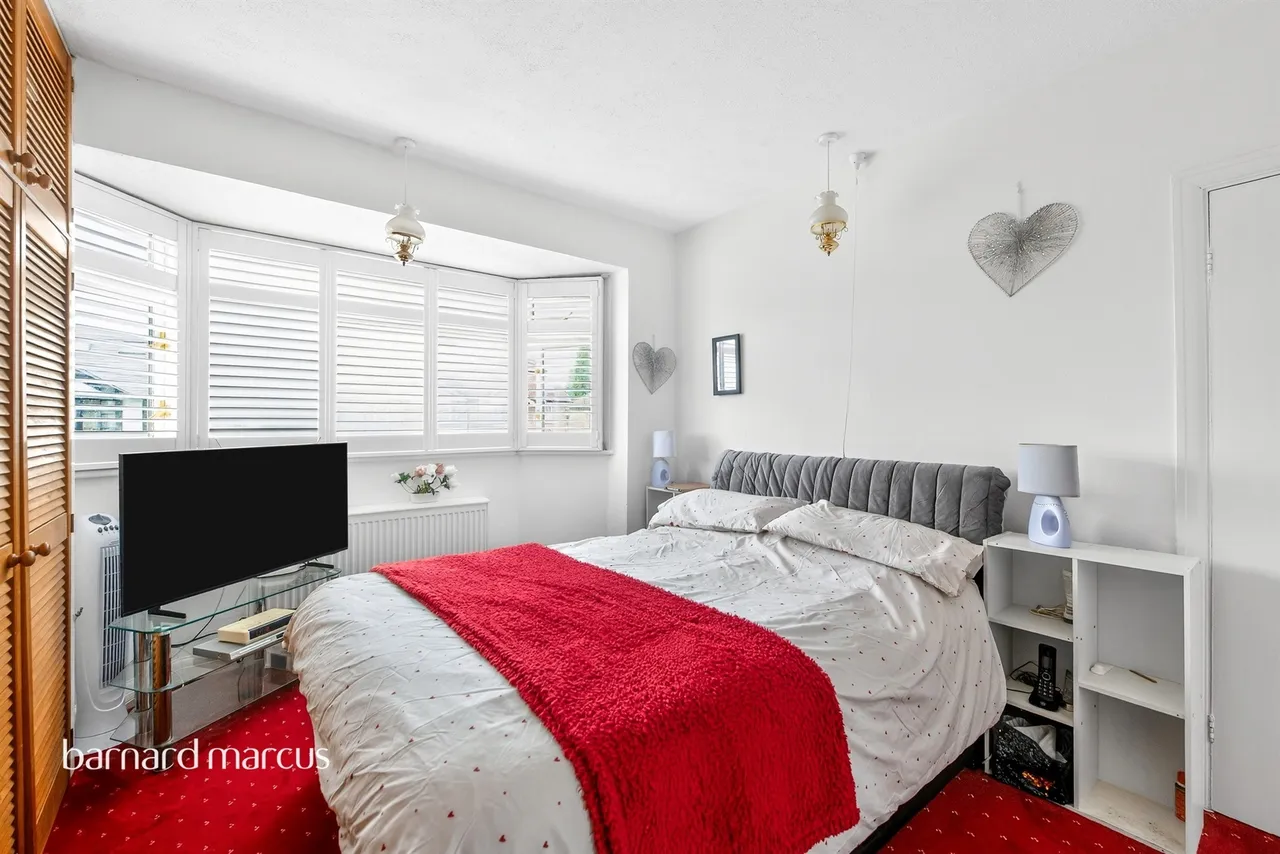 Wimborne Avenue, Redhill, photo 6
