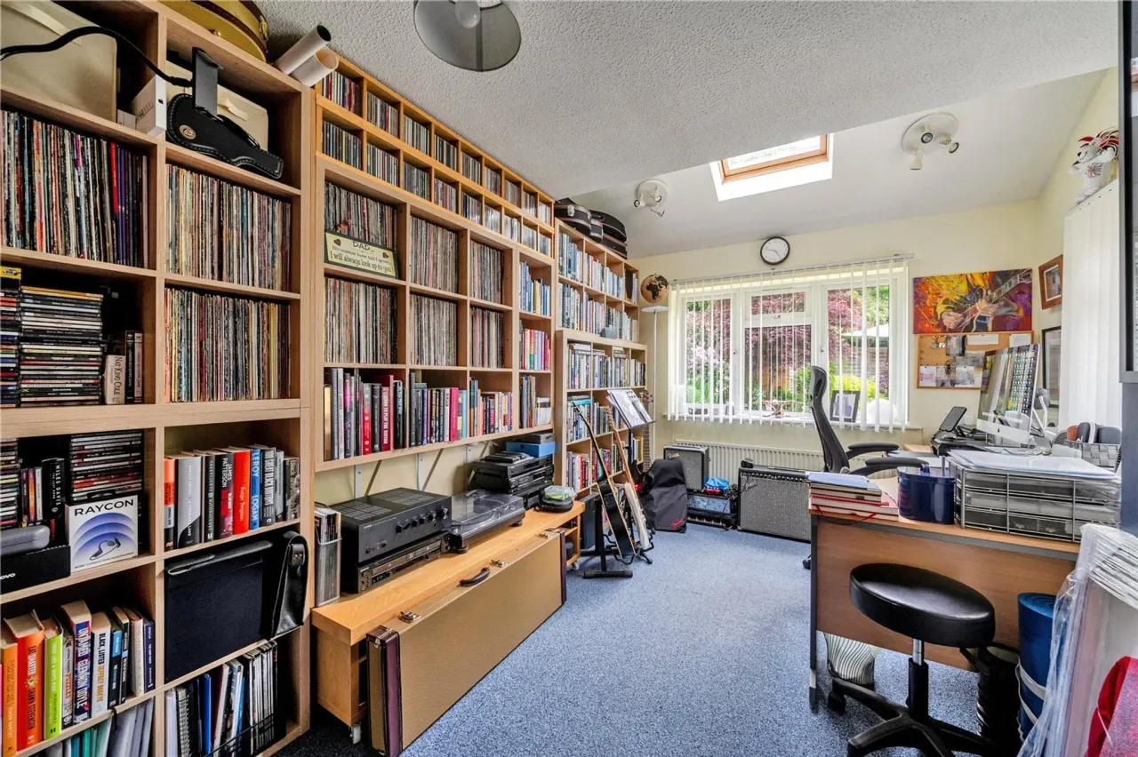 Bosman Drive, Windlesham, Surrey, GU20, photo 10