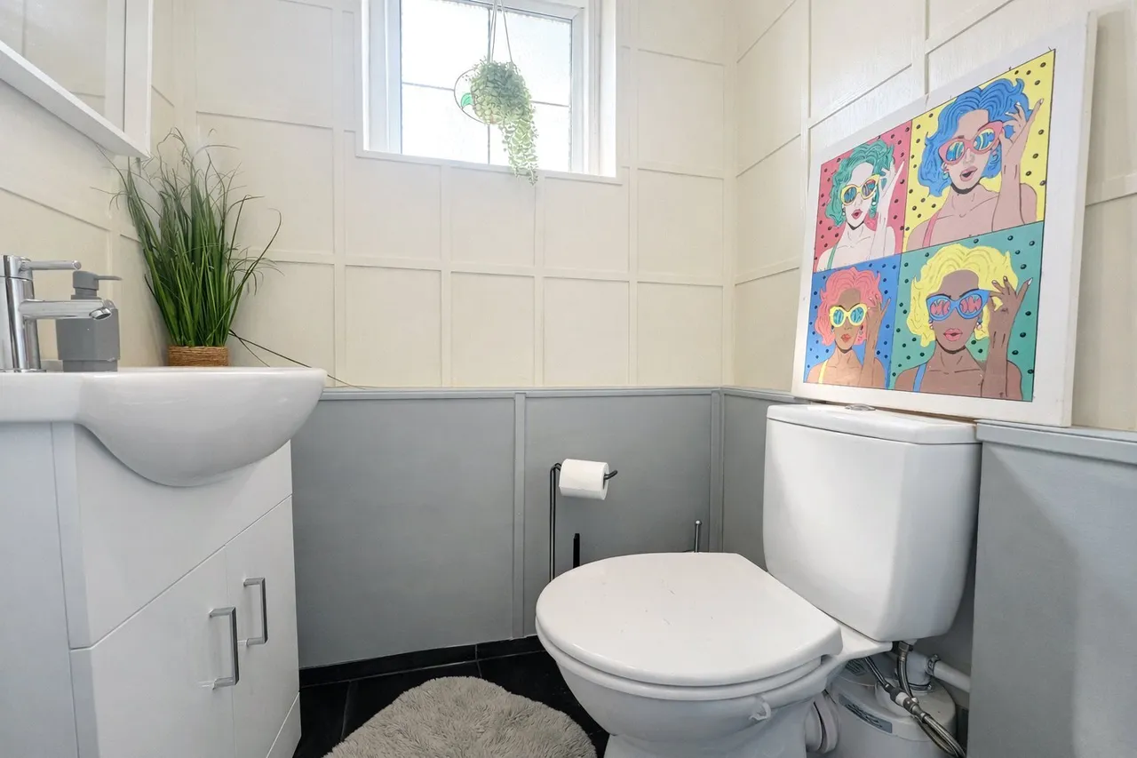 Lower Field Drive, Stockport, Greater Manchester, SK2, photo 7