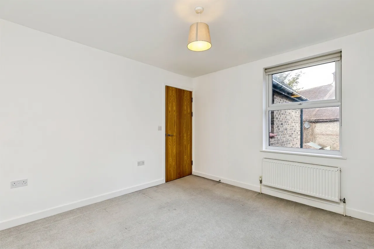 Denne Parade, Horsham, RH12, photo 13