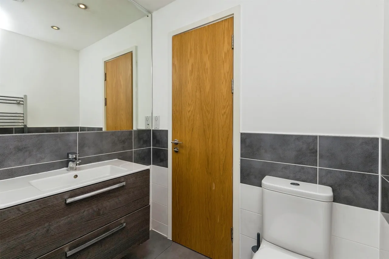 Denne Parade, Horsham, RH12, photo 16