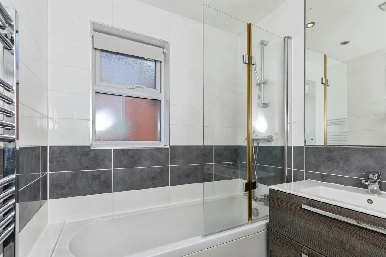 Denne Parade, Horsham, RH12, photo 15