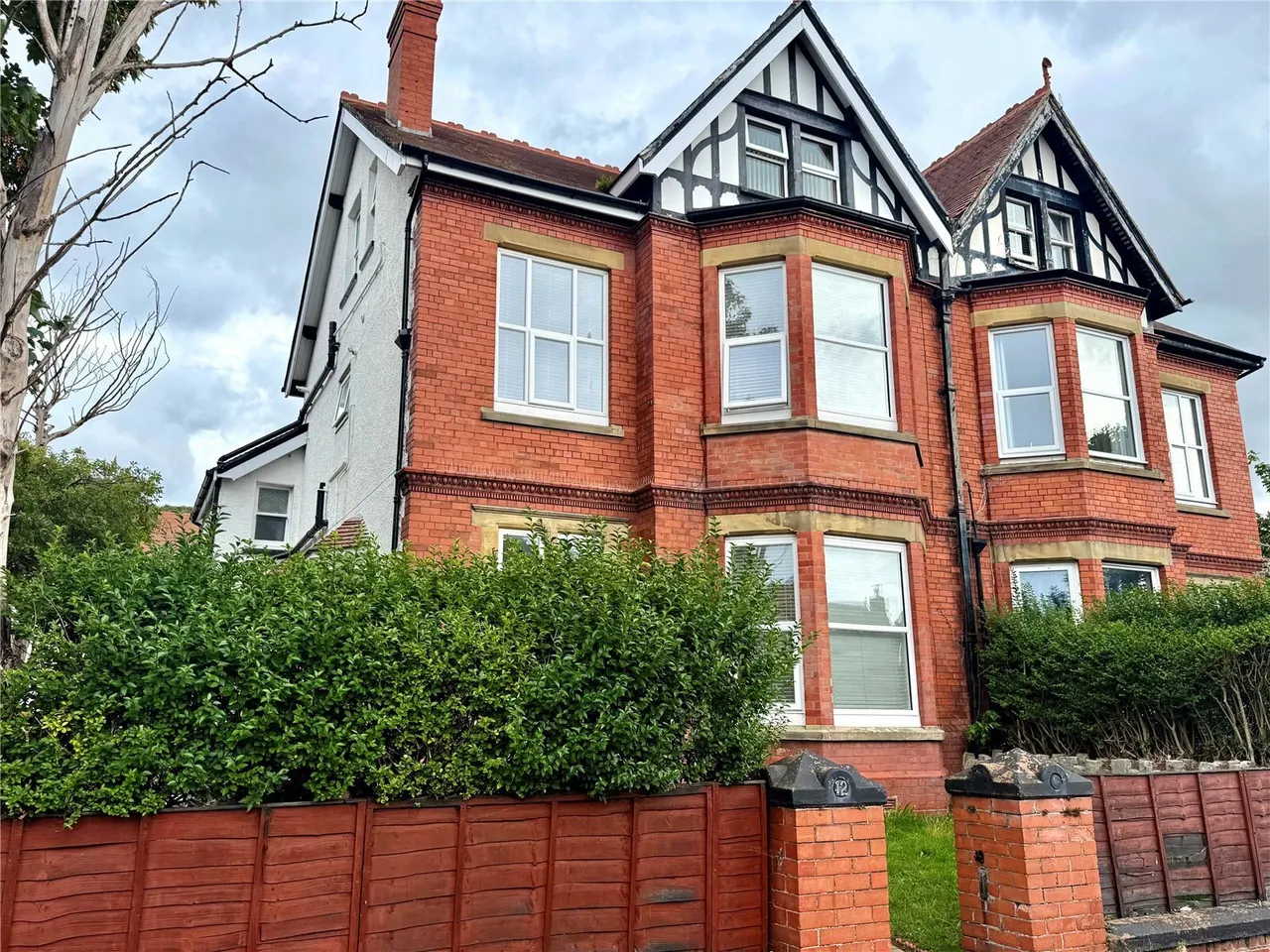 1 bed flat for sale, Harcourt Road, Llandudno, LL30