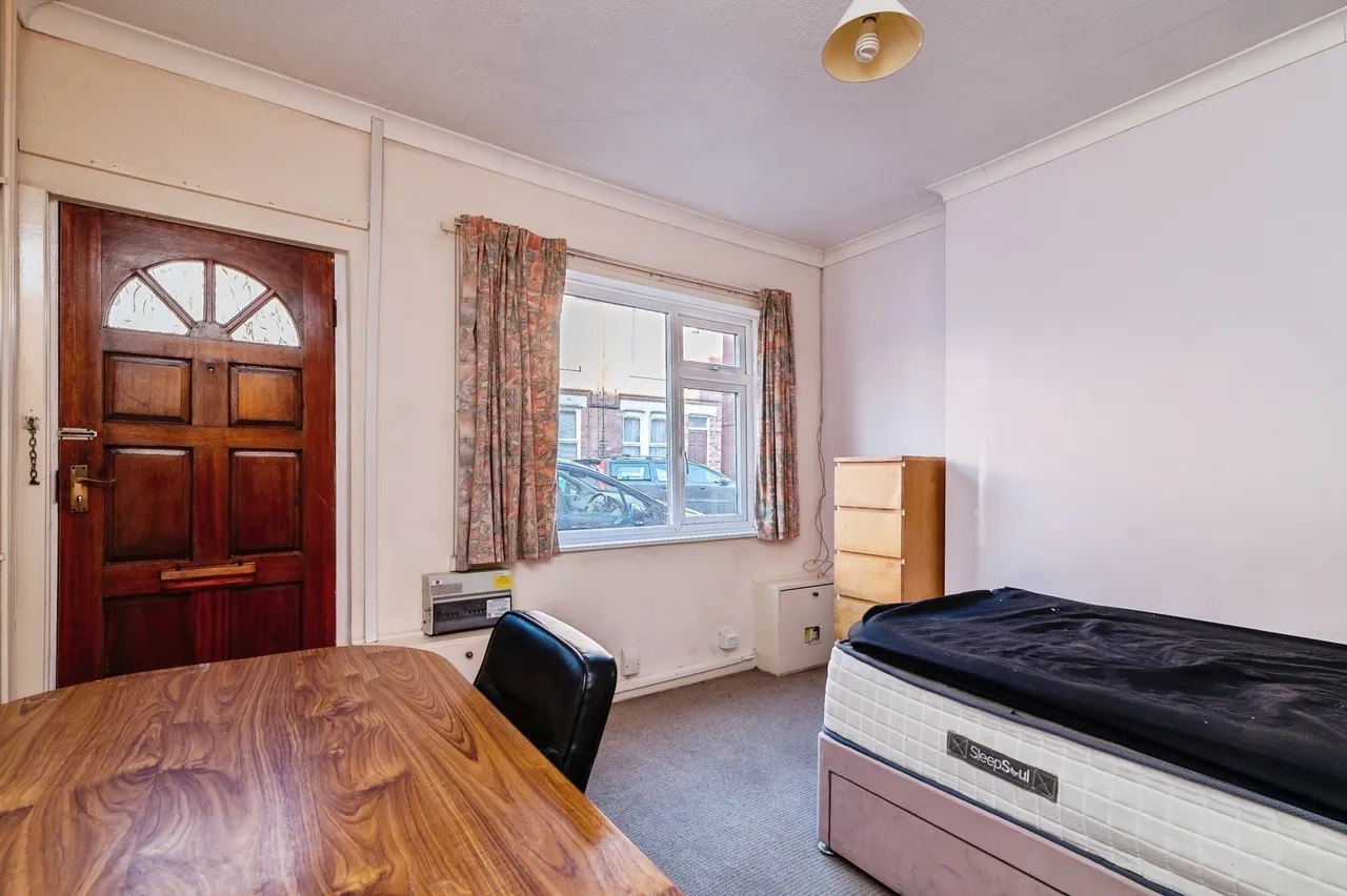 Warwick Street, Nottingham, Nottinghamshire, NG7, photo 5