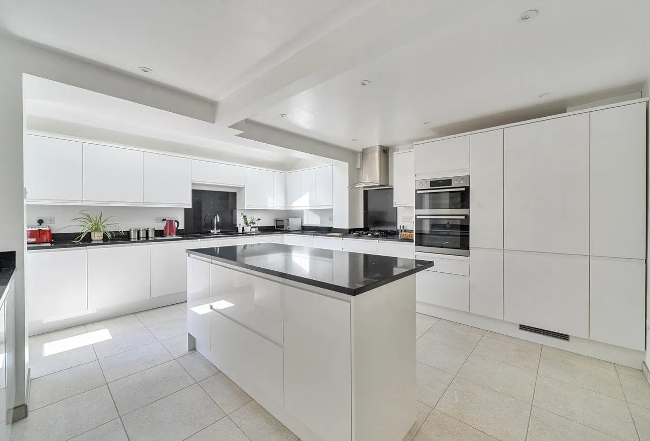 Amberley Way, Gloucestershire, Wickwar, GL12 8LW, photo 6