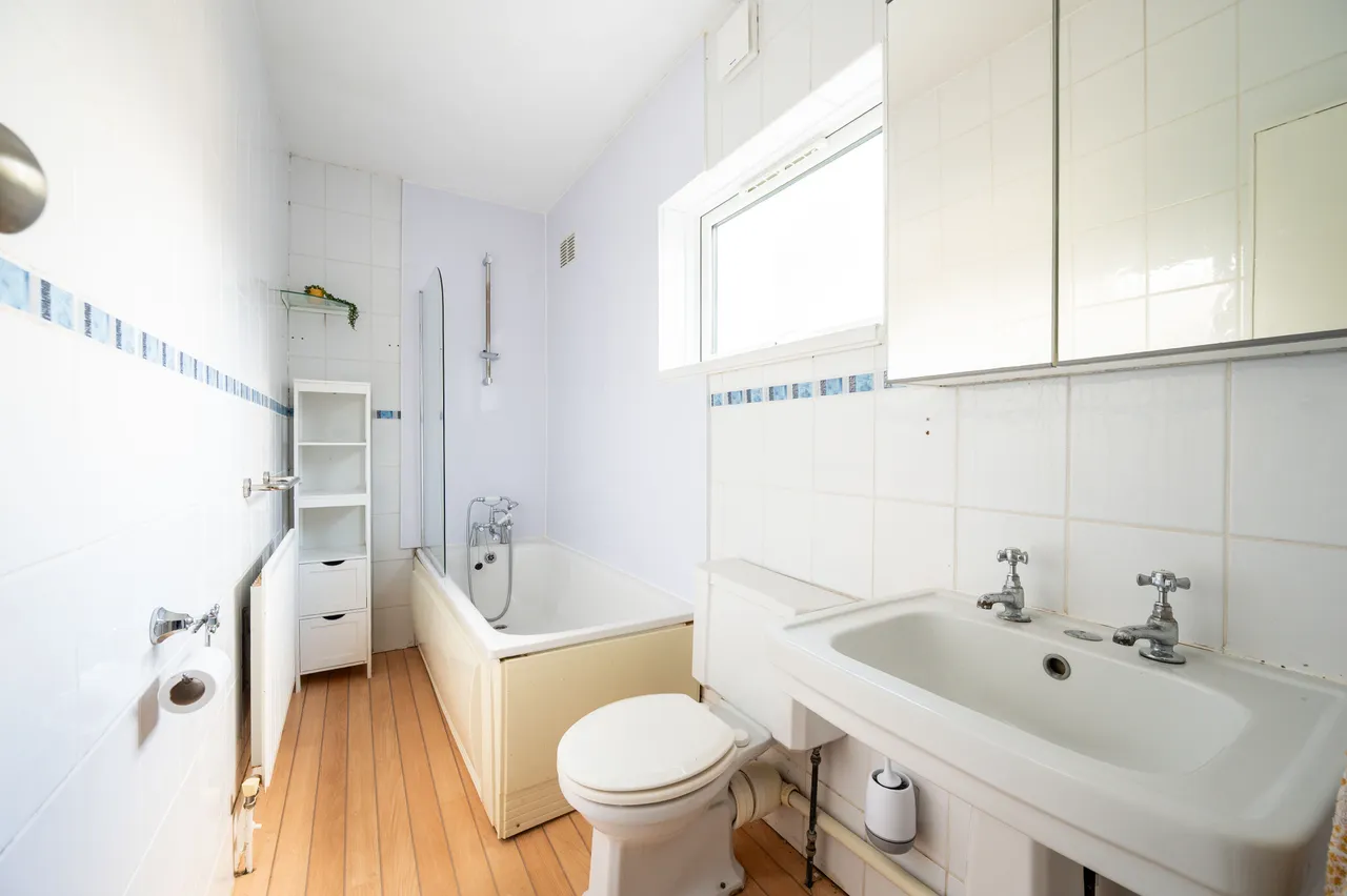Top Floor Flat, 80a Tyrwhitt Road, London, photo 5