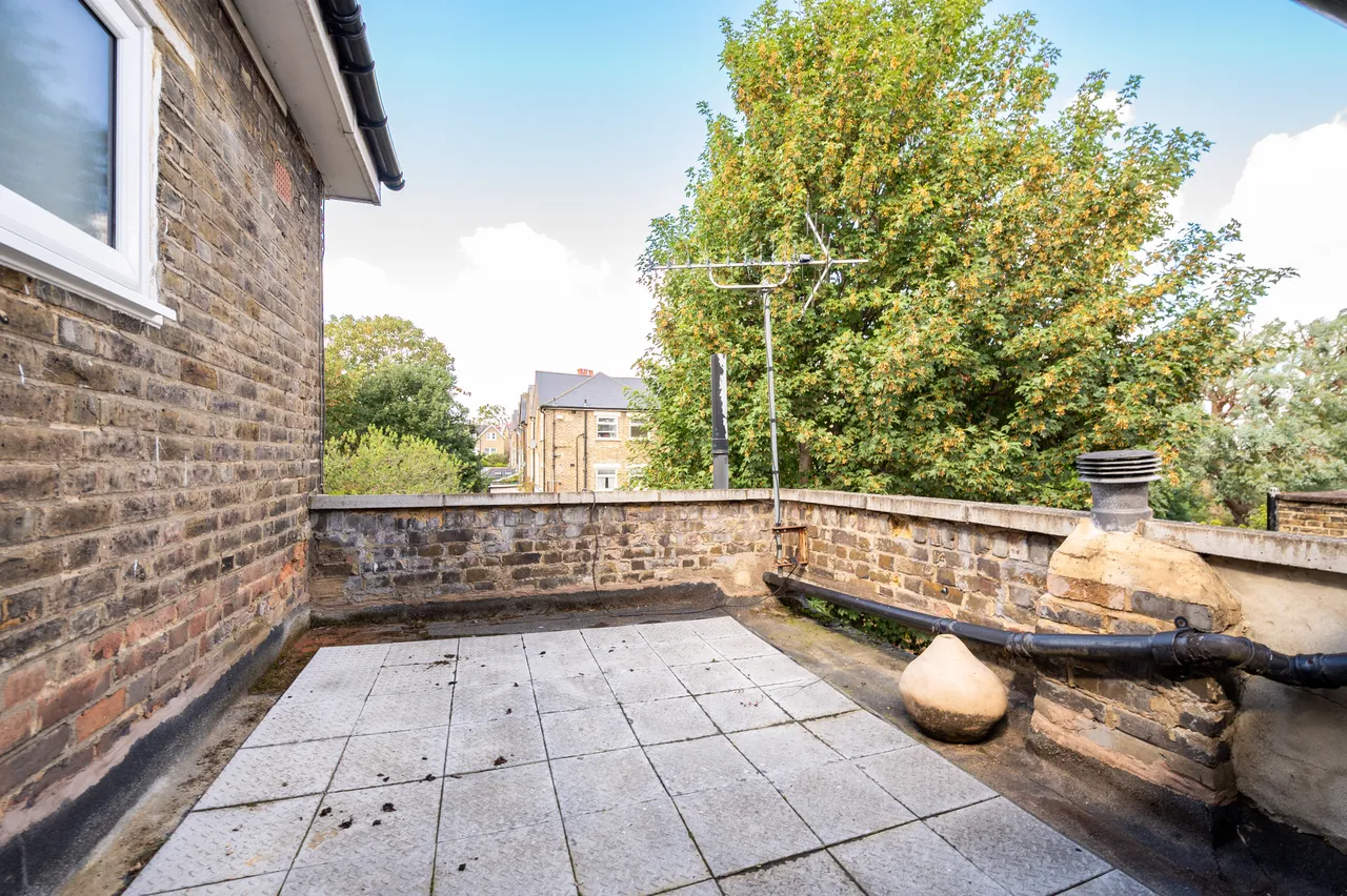 Top Floor Flat, 80a Tyrwhitt Road, London, photo 7