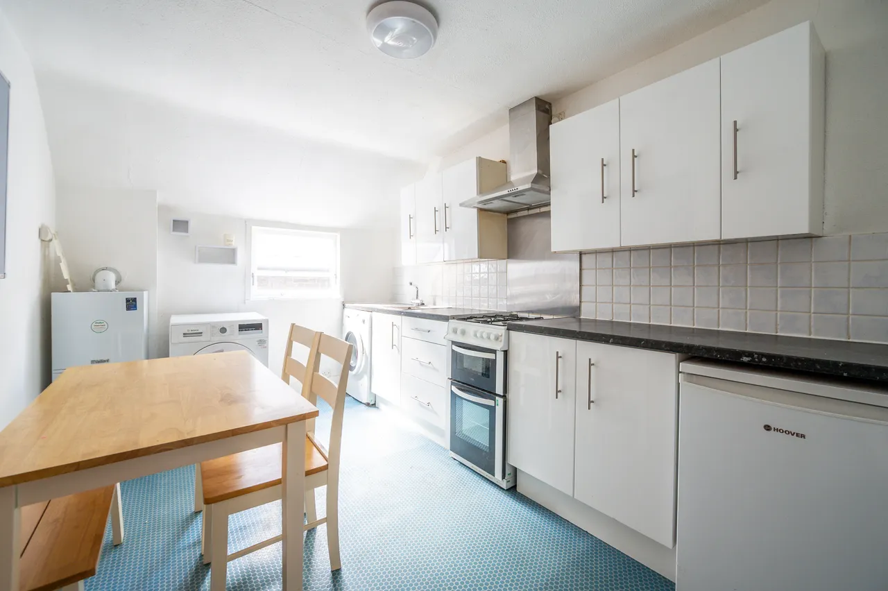 Top Floor Flat, 80a Tyrwhitt Road, London, photo 3