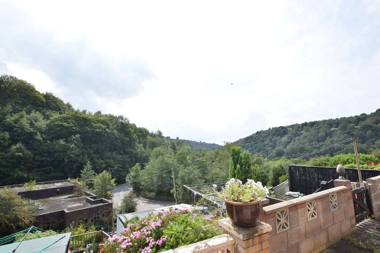 Hillside Terrace, Abertillery, NP13, photo 2