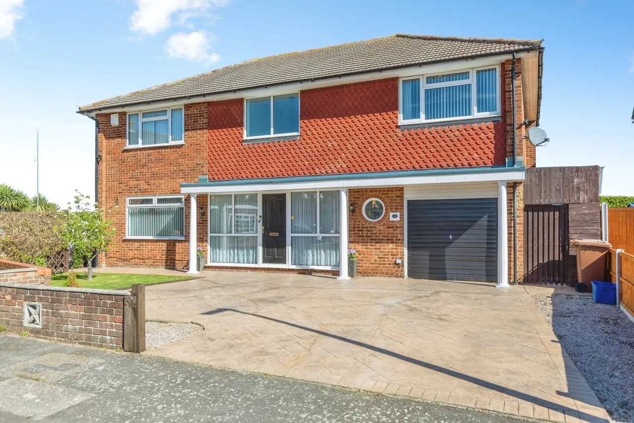 4 bed house for sale, Wentworth Drive, Cliffe Woods, ME3