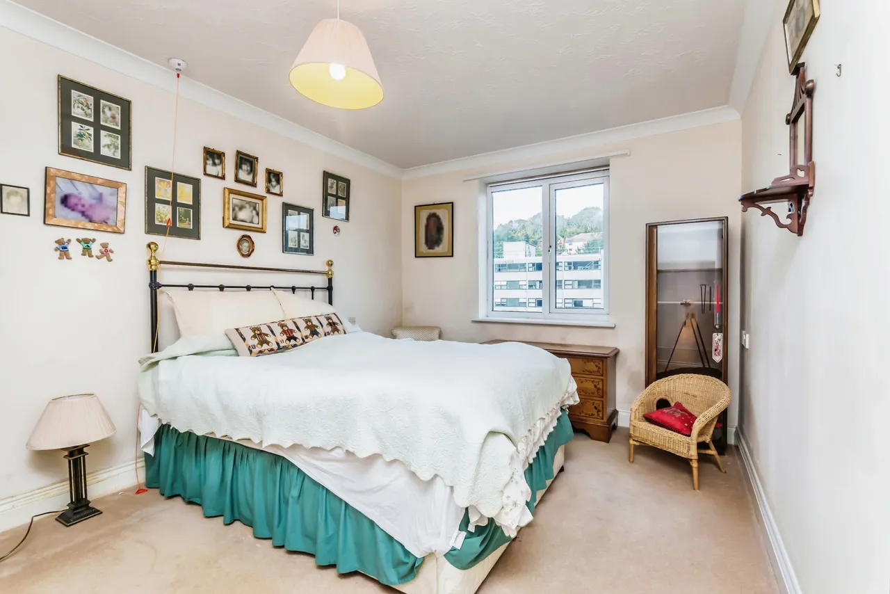 Pegasus Court, Stafford Road, Caterham, Surrey, CR3, photo 14