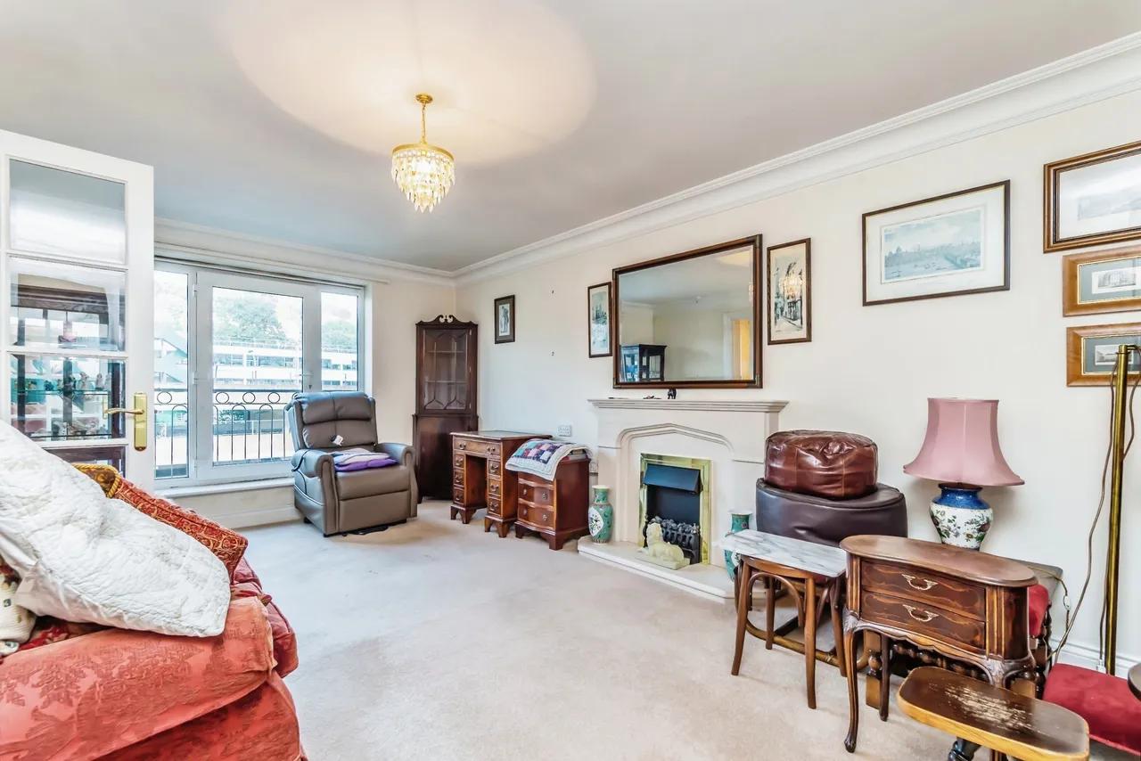 Pegasus Court, Stafford Road, Caterham, Surrey, CR3, photo 11