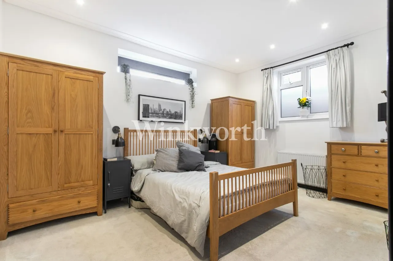 St Peters Mews, Warham Road, N4, photo 6