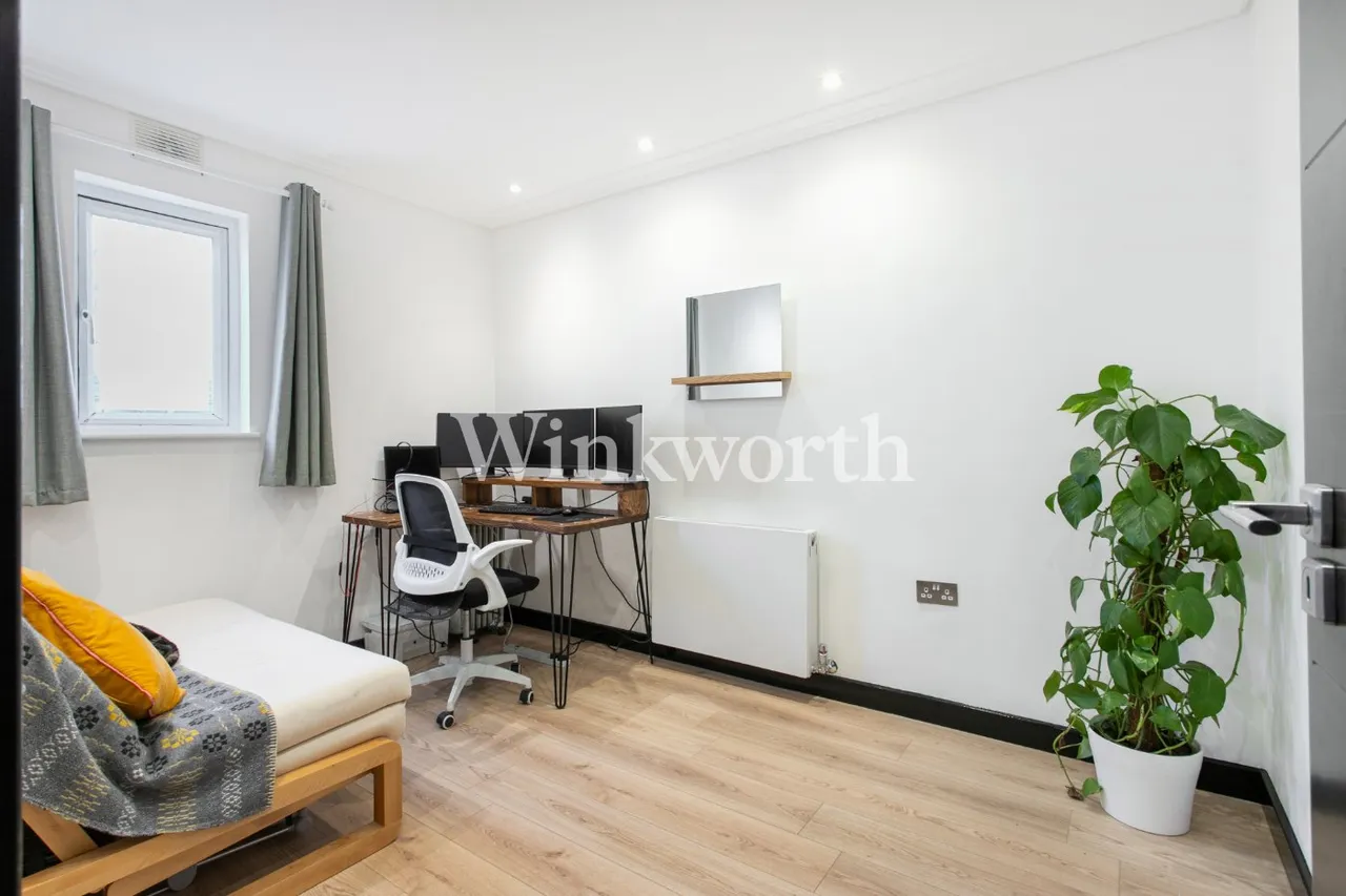 St Peters Mews, Warham Road, N4, photo 9