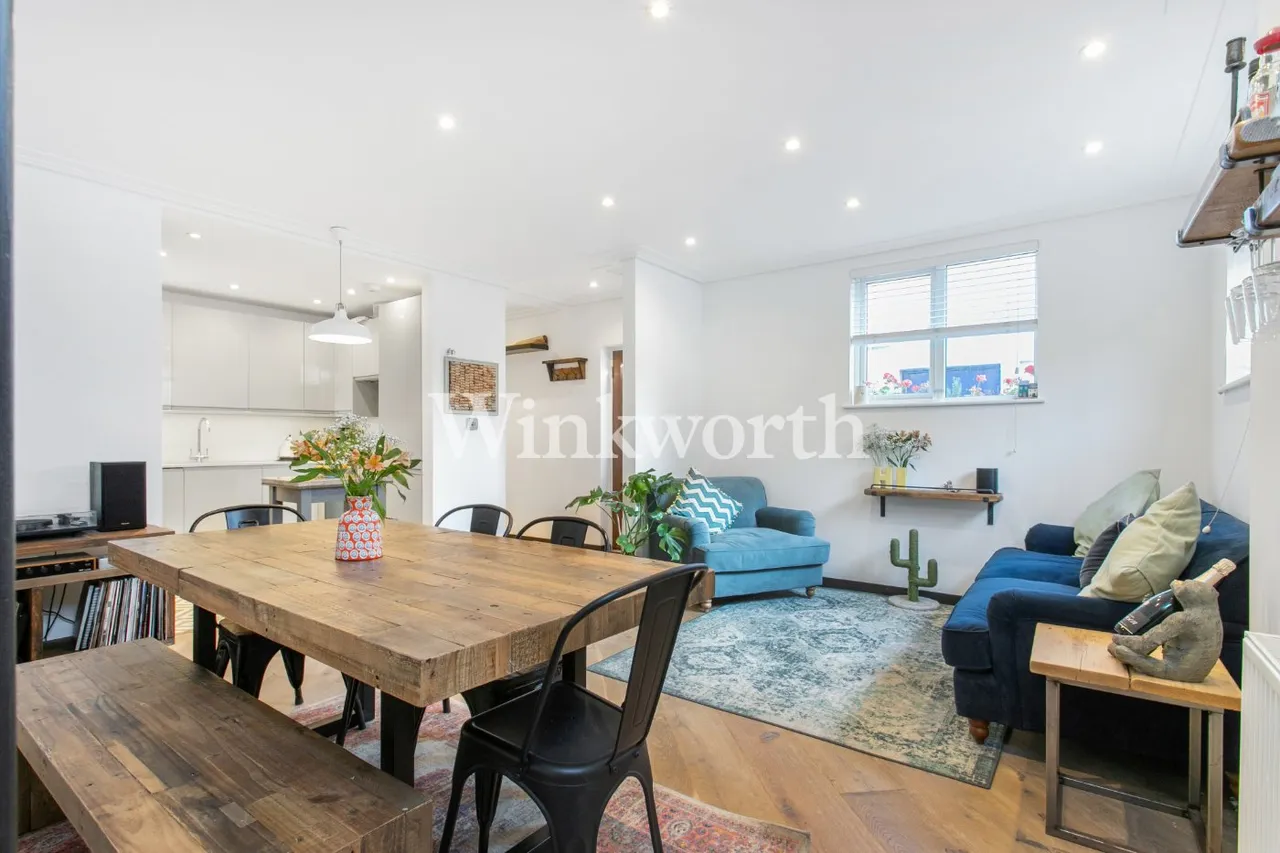St Peters Mews, Warham Road, N4, photo 2