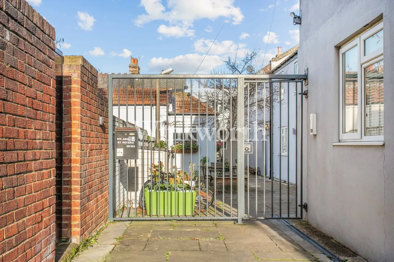 St Peters Mews, Warham Road, N4, photo 12