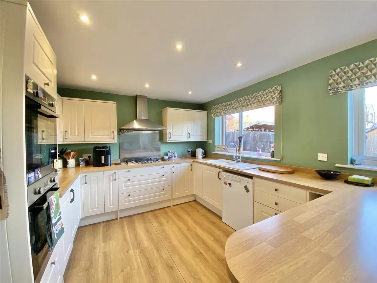 Kingfisher Drive, Aiskew, photo 7