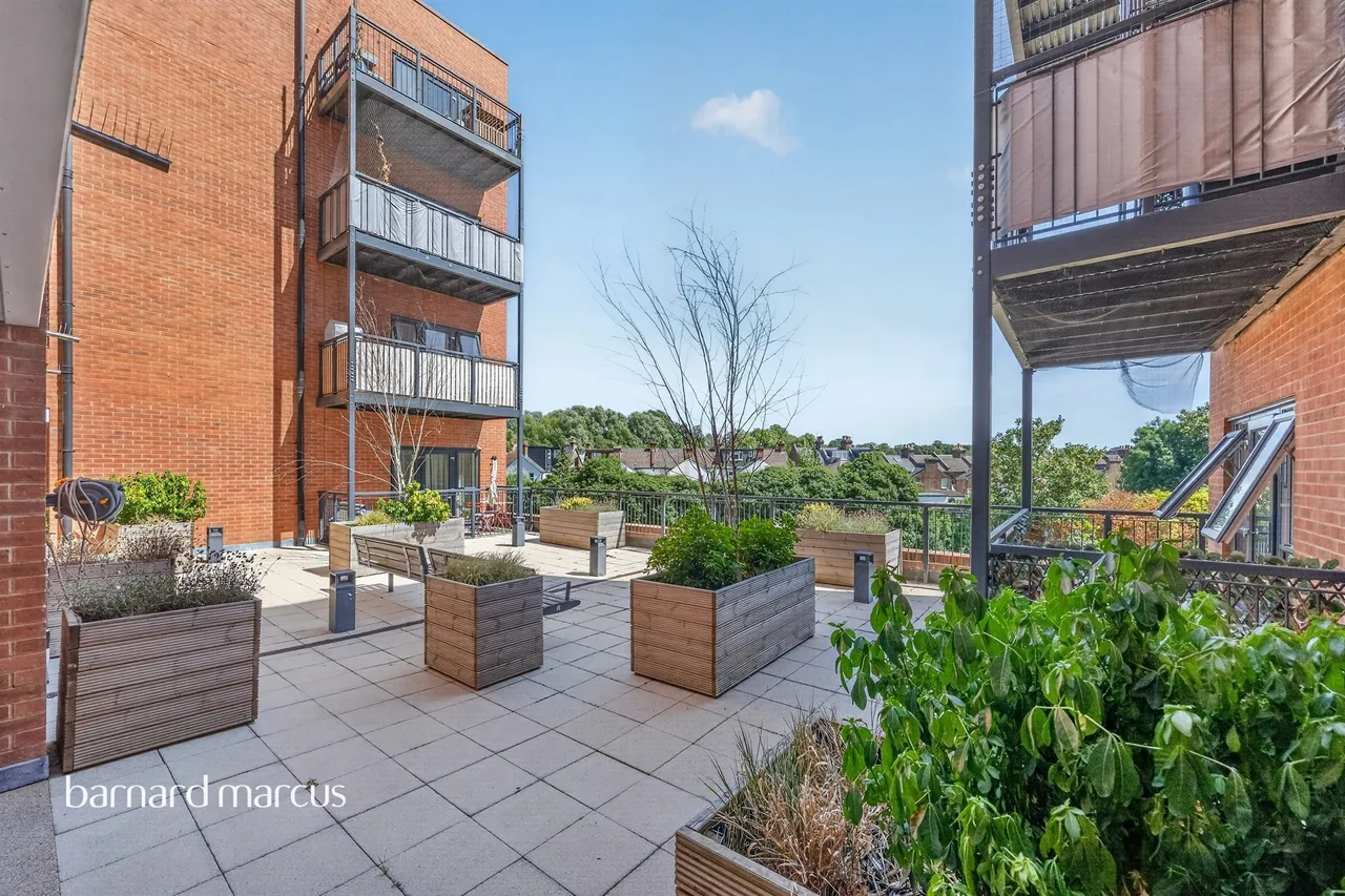 Thimble Crescent, Wallington, SM6, photo 13