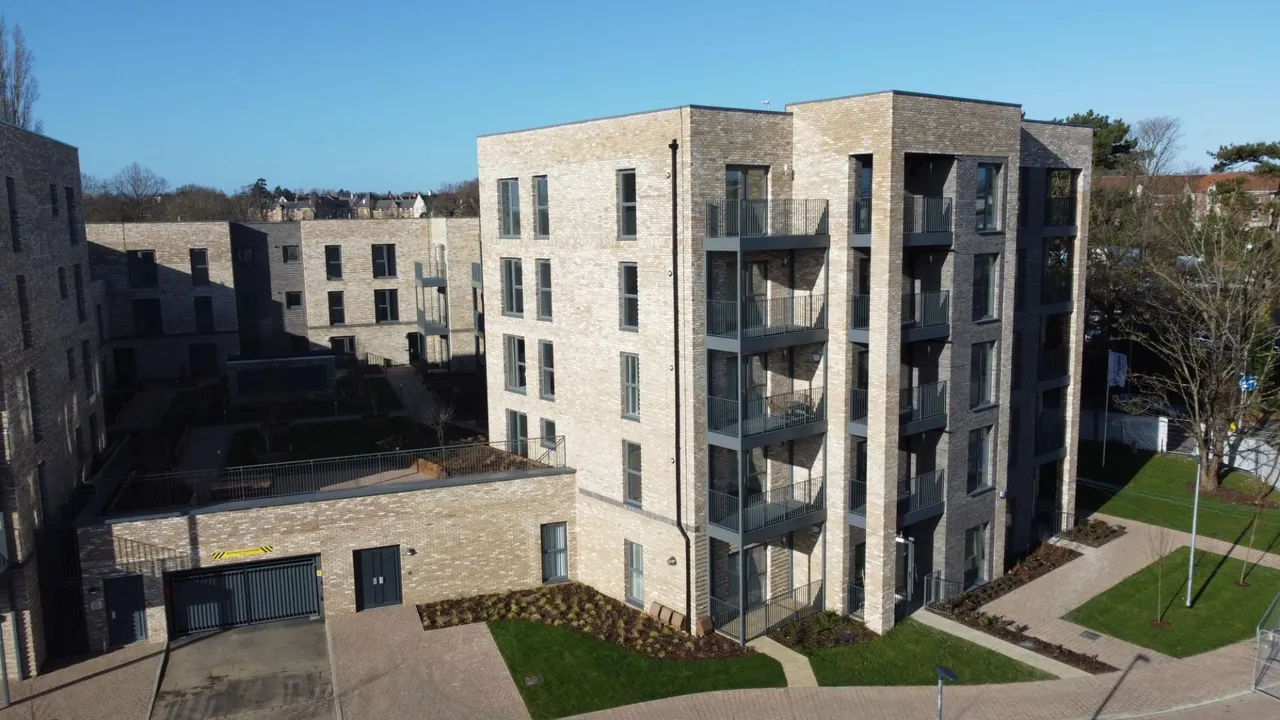 1 bed flat to rent, Luctons Close, Epping Gate, IG10