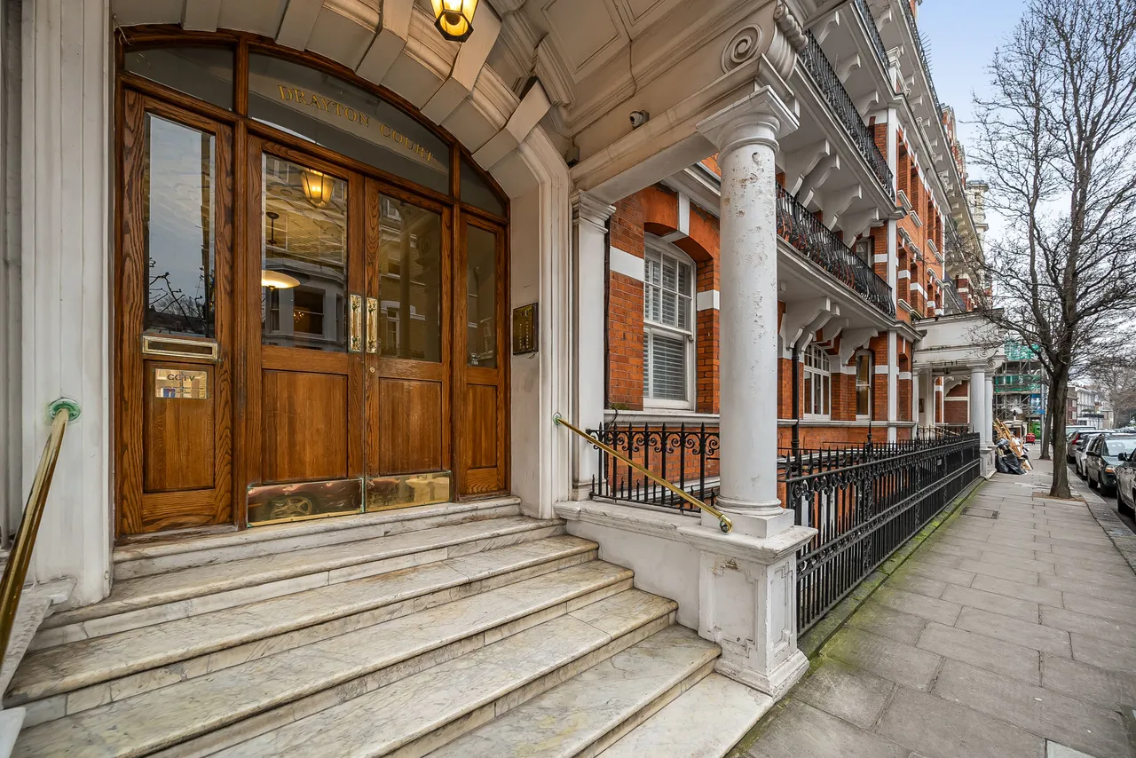 2 bed flat to rent, London, SW10