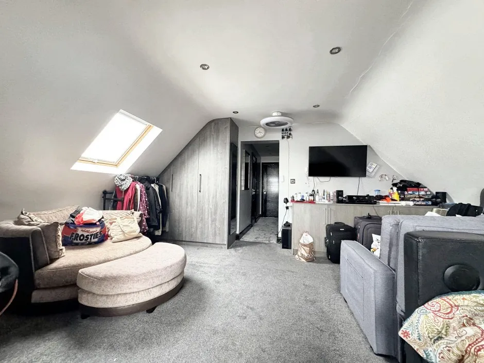 Harlington Road, Uxbridge, UB8, photo 19