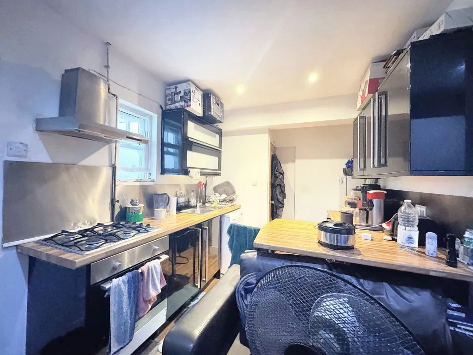 Harlington Road, Uxbridge, UB8, photo 6