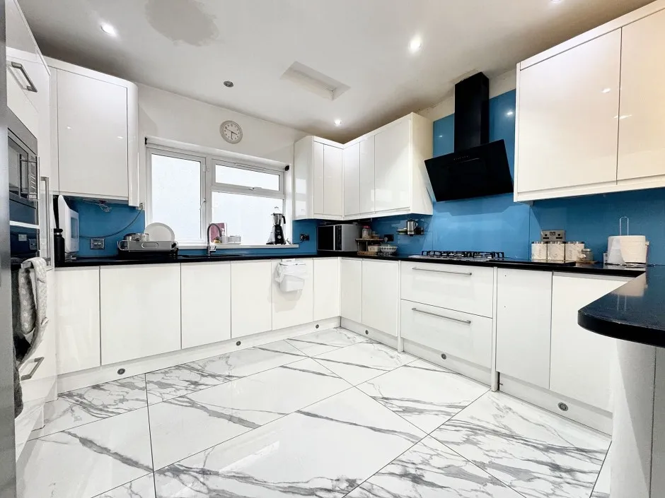 Harlington Road, Uxbridge, UB8, photo 23