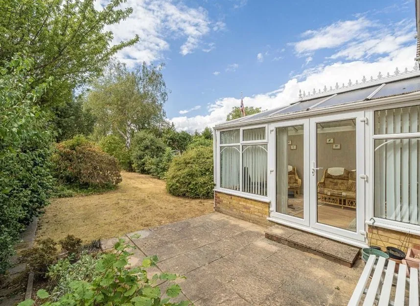 Saxonbury Avenue, Sunbury-On-Thames, TW16, photo 9