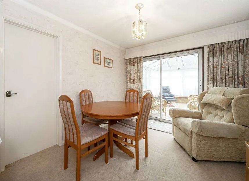 Saxonbury Avenue, Sunbury-On-Thames, TW16, photo 4