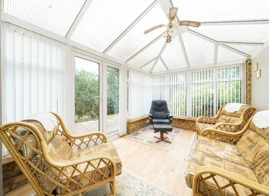 Saxonbury Avenue, Sunbury-On-Thames, TW16, photo 5