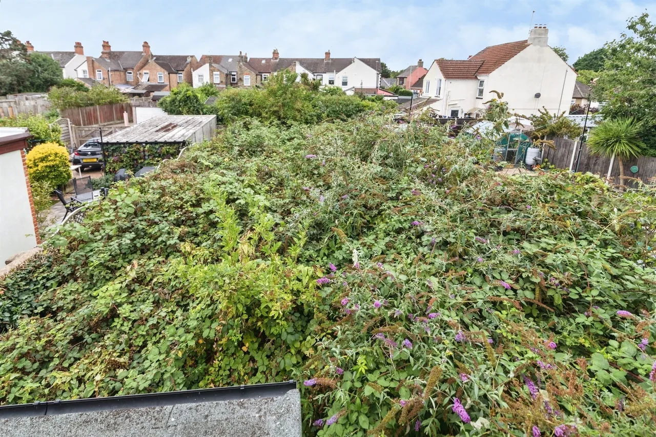 Kirkley Gardens, Lowestoft, photo 12