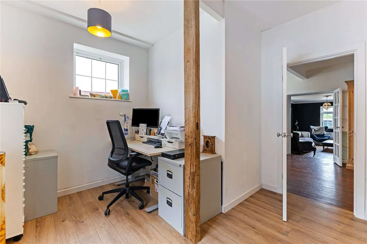 Weydon Farm Lane, Farnham, Surrey, GU9 8QJ, photo 6
