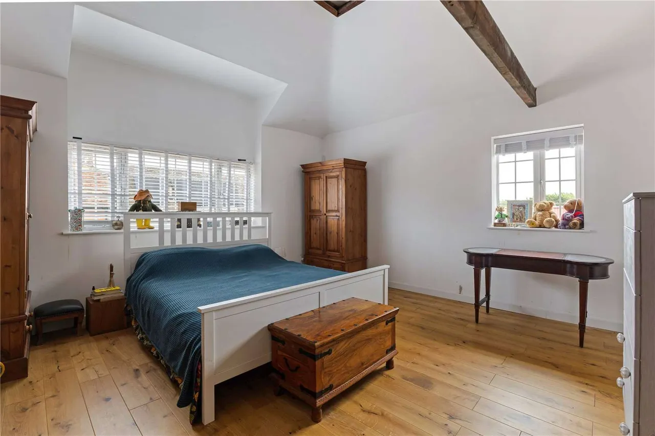 Weydon Farm Lane, Farnham, Surrey, GU9 8QJ, photo 7