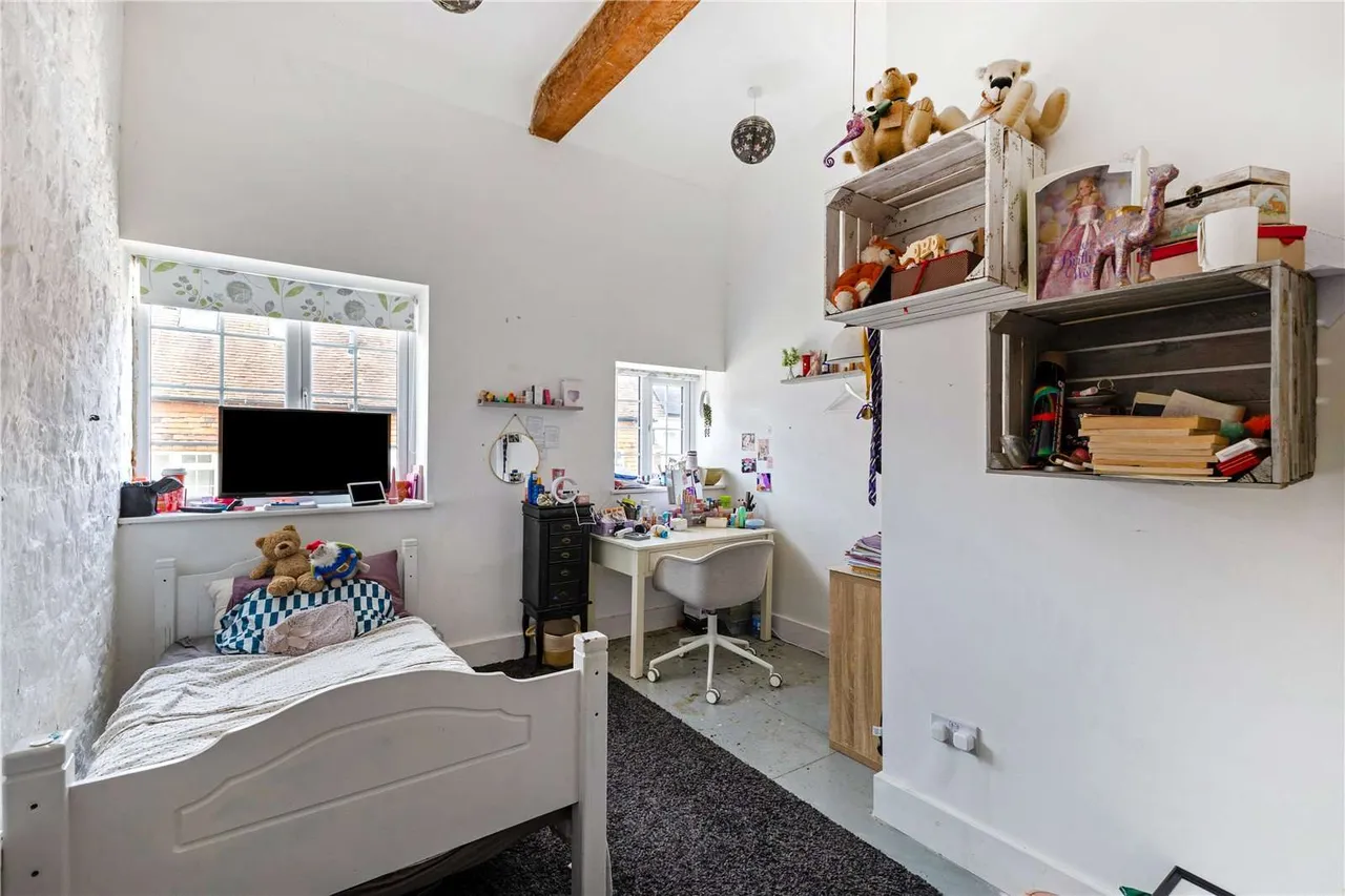 Weydon Farm Lane, Farnham, Surrey, GU9 8QJ, photo 11