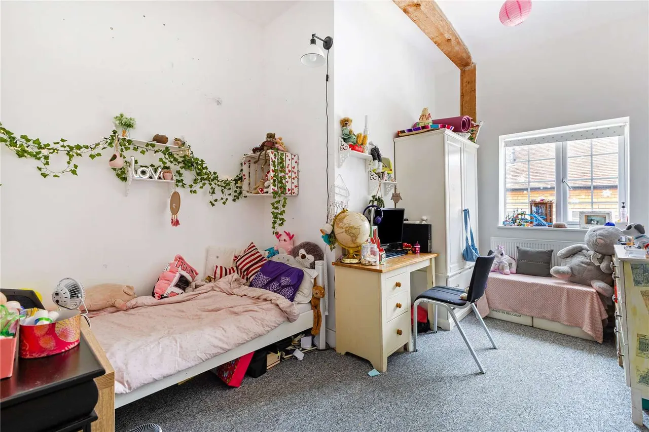 Weydon Farm Lane, Farnham, Surrey, GU9 8QJ, photo 10