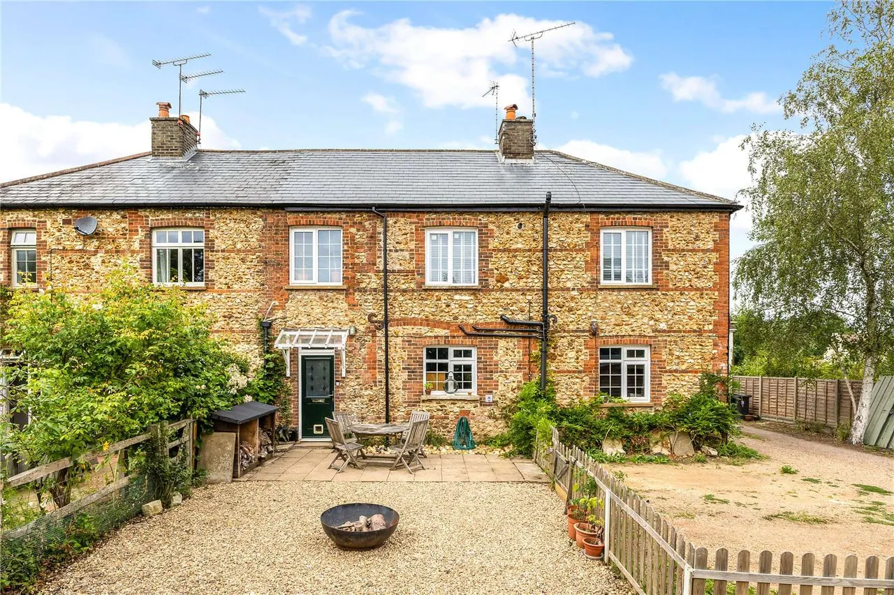 5 bed house for sale — Weydon Farm Lane, Farnham, Surrey, GU9 8QJ