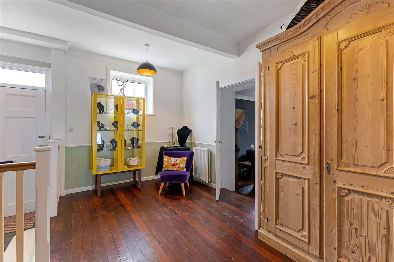 Weydon Farm Lane, Farnham, Surrey, GU9 8QJ, photo 5